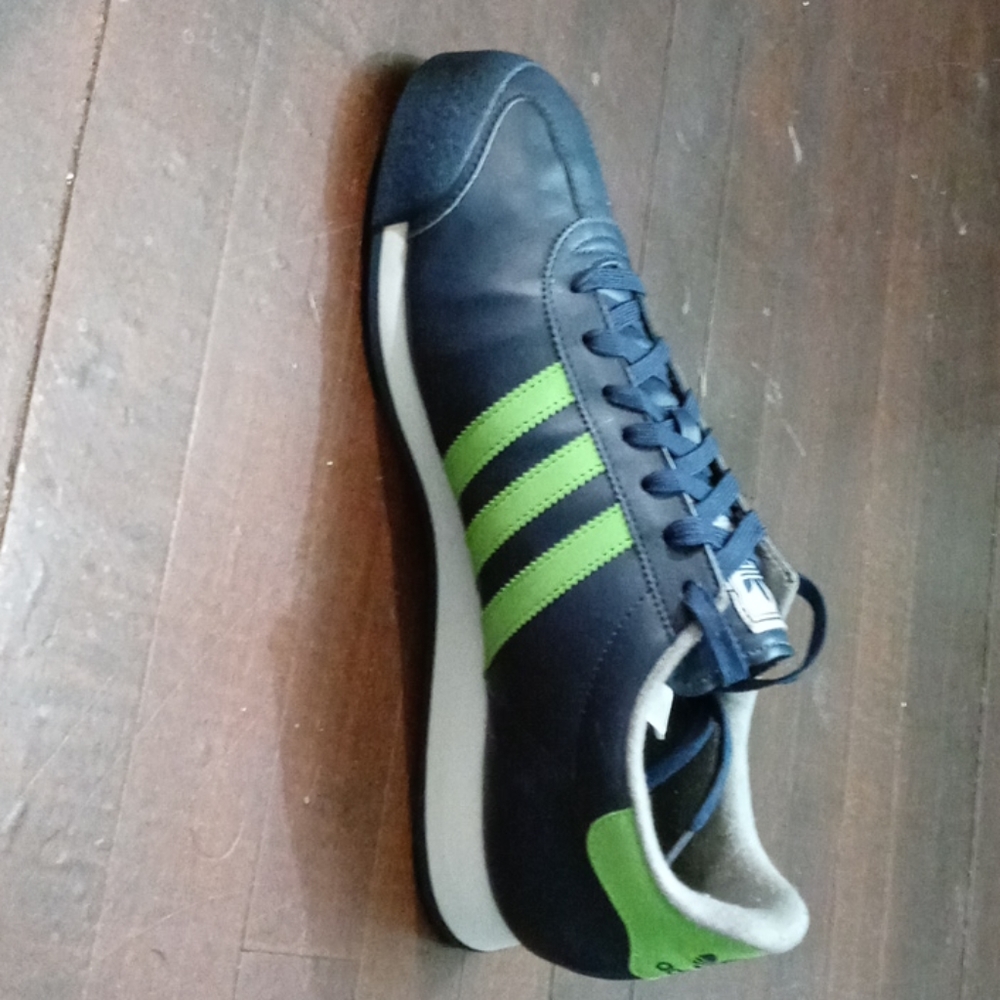 Shoes - Picture 2 of 5